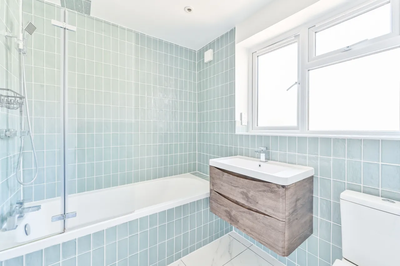 Top Floor, 238 Portnall Road, London, photo 5