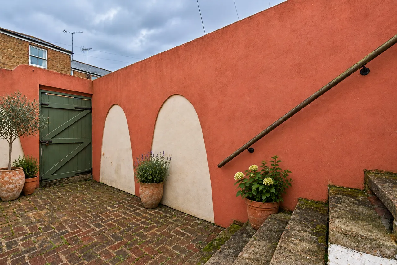 Spencer Square, Ramsgate, CT11, photo 14