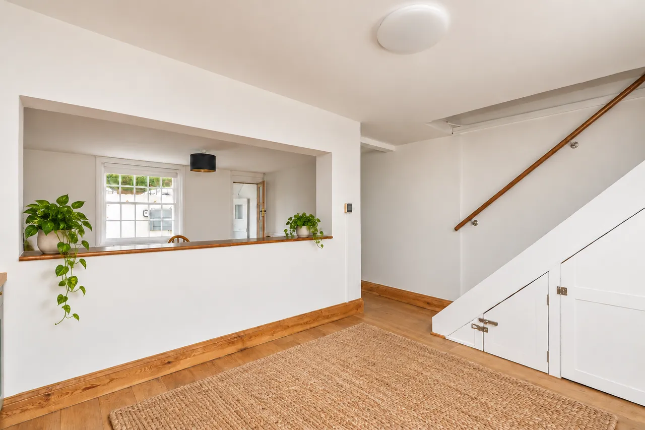 Spencer Square, Ramsgate, CT11, photo 7