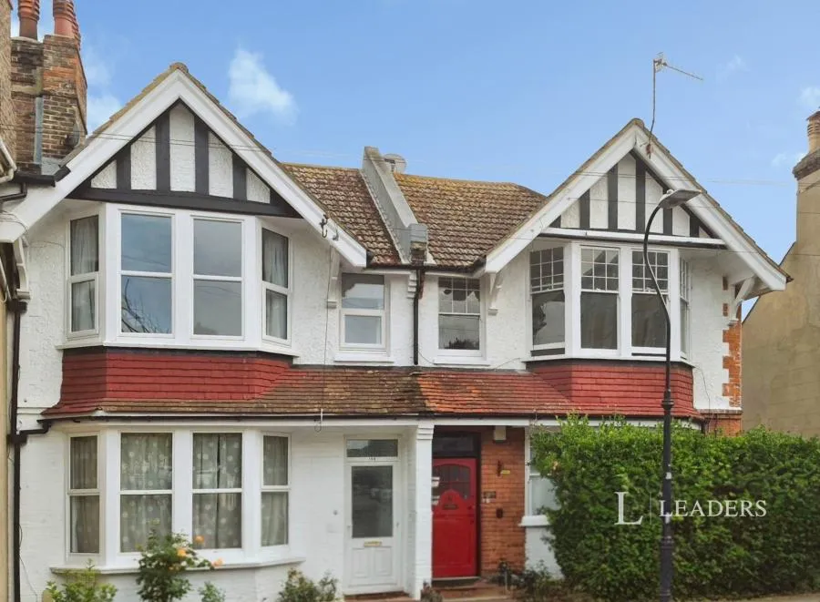 1 bed flat to rent, Commercial Road, Eastbourne, BN21