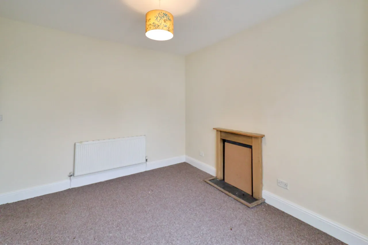 Caerwys Grove, Birkenhead, CH42, photo 3
