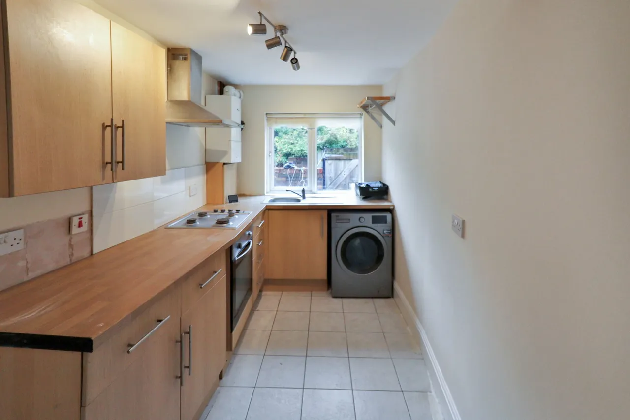 Caerwys Grove, Birkenhead, CH42, photo 6