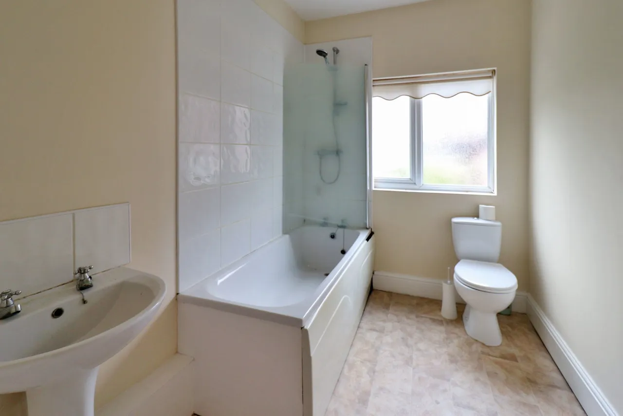 Caerwys Grove, Birkenhead, CH42, photo 12