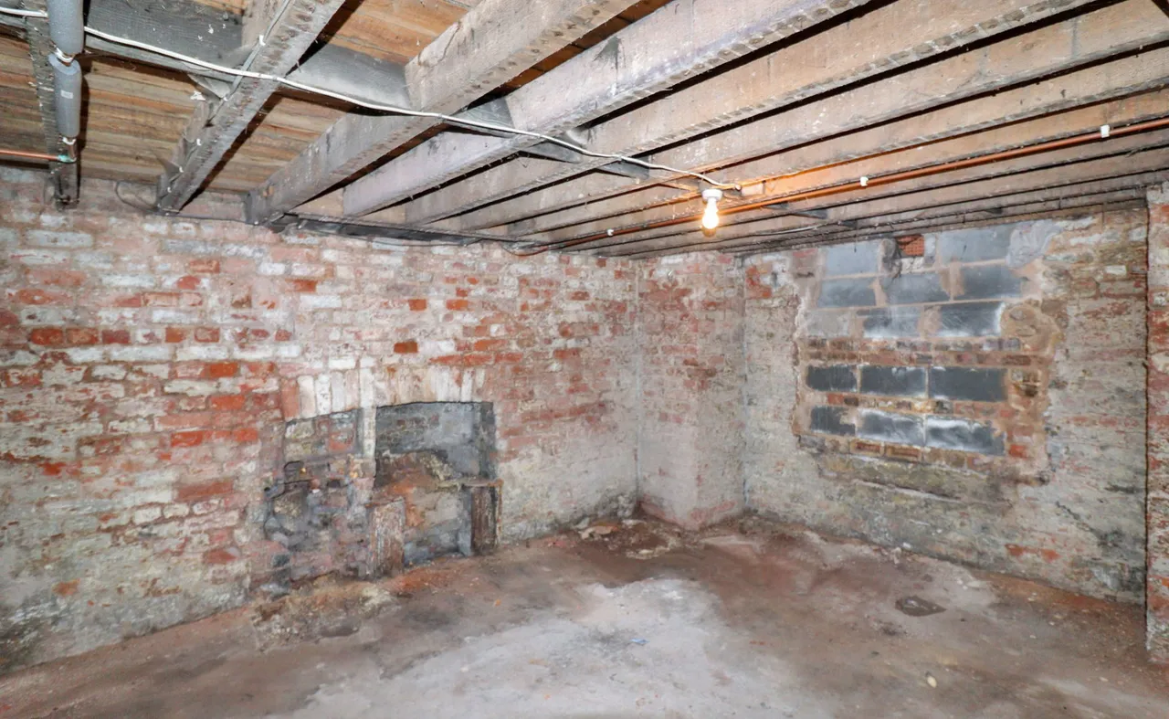 Caerwys Grove, Birkenhead, CH42, photo 7