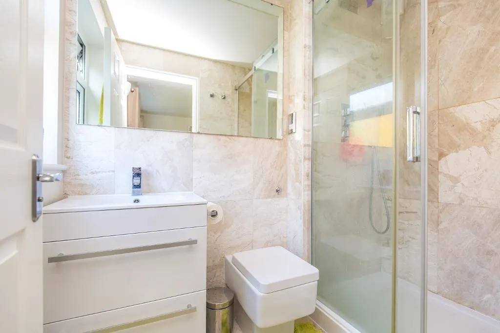 Hillbury Road, Warlingham, photo 14