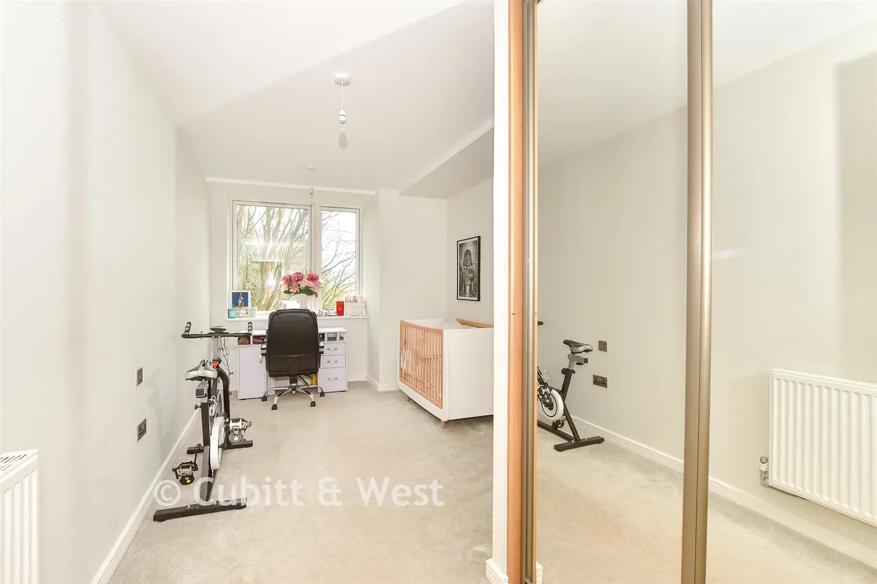 Wood Street, East Grinstead, RH19, photo 6