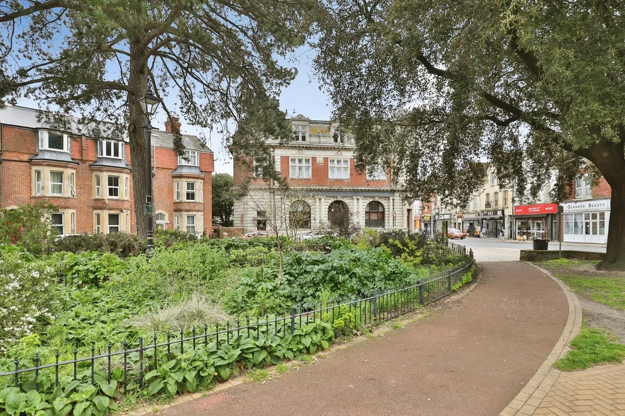 Christchurch Road, Bournemouth, BH1, photo 16