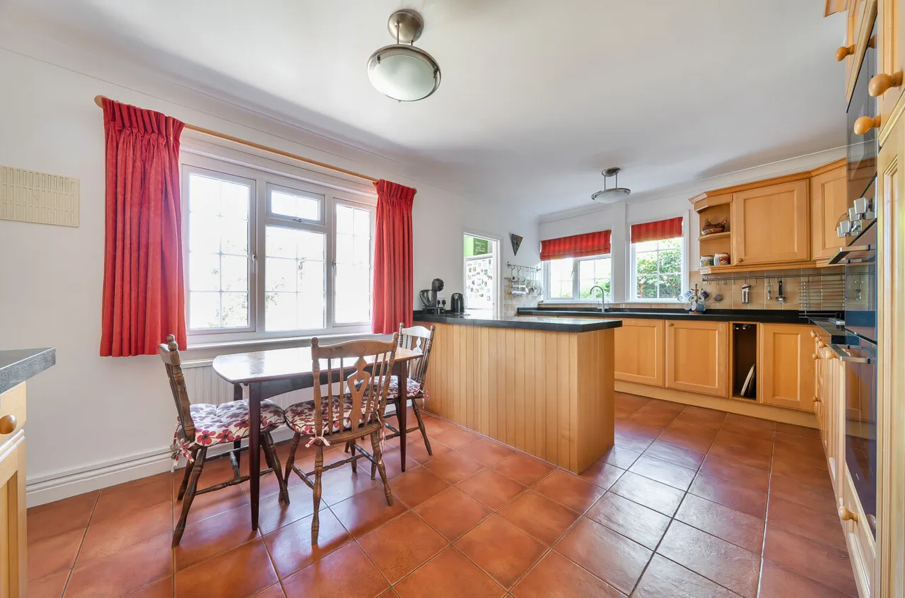 Shrub Lane, Etchingham, TN19, photo 33