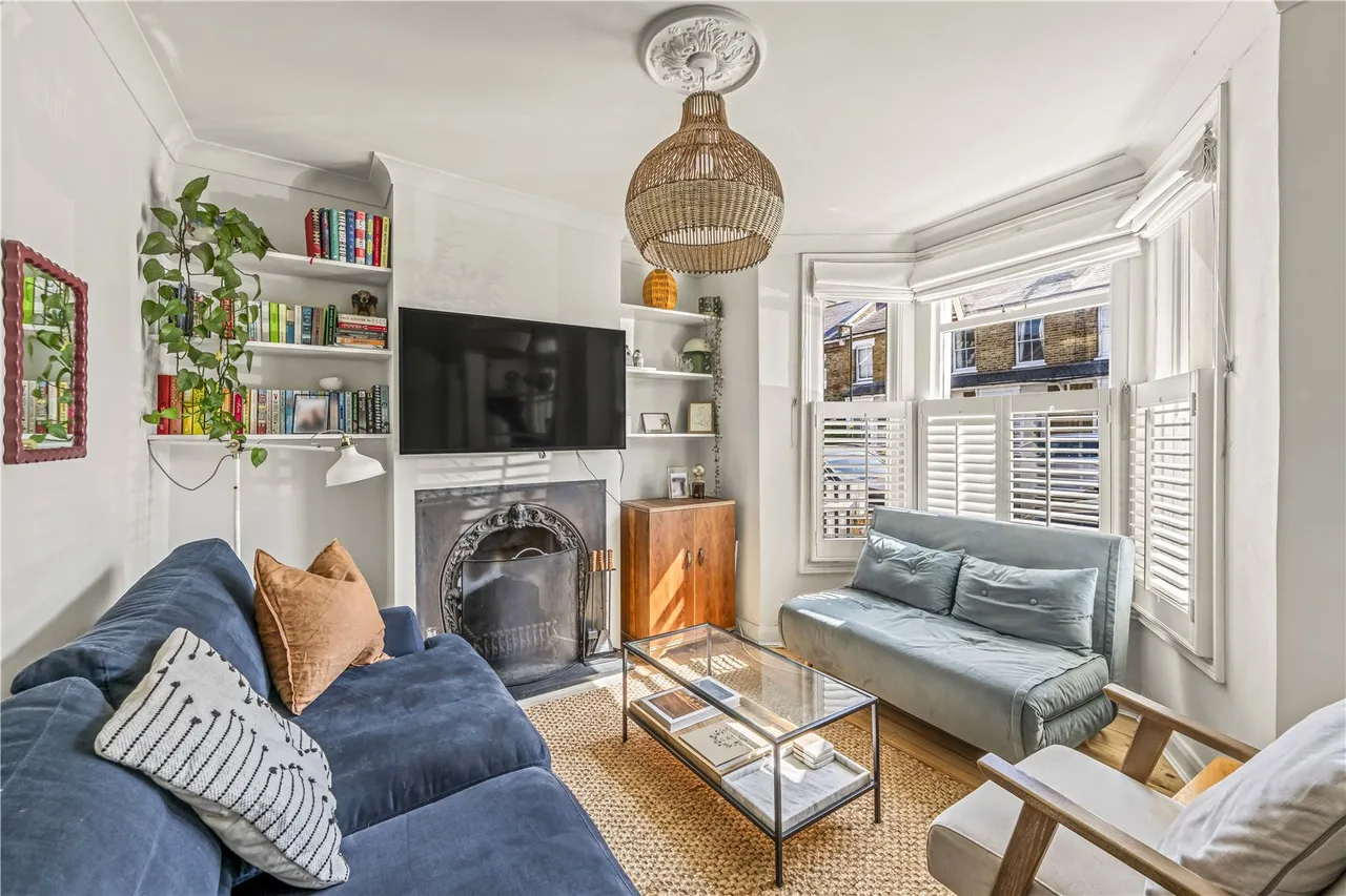 Avenue Road, Hampton, TW12 2BE, photo 4