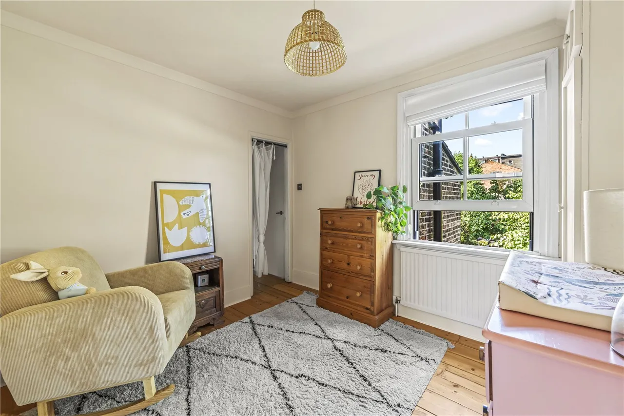 Avenue Road, Hampton, TW12 2BE, photo 8
