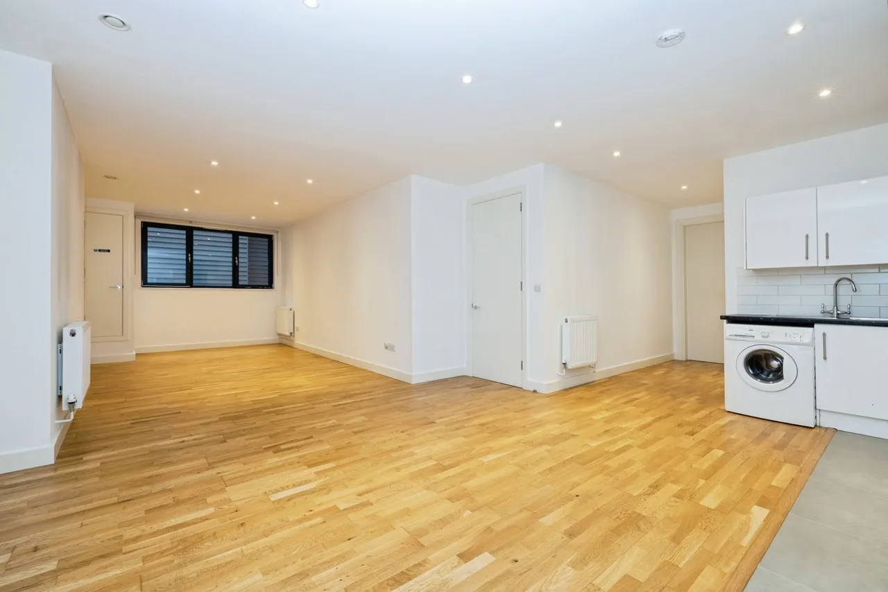 1 bed flat to rent, Manningtree Street, Aldgate, E1