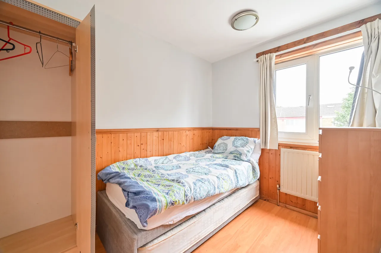 77 Sark Walk, London, photo 4