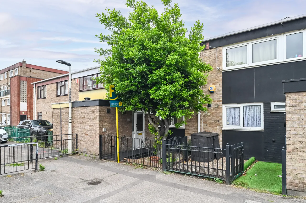 77 Sark Walk, London, photo 9