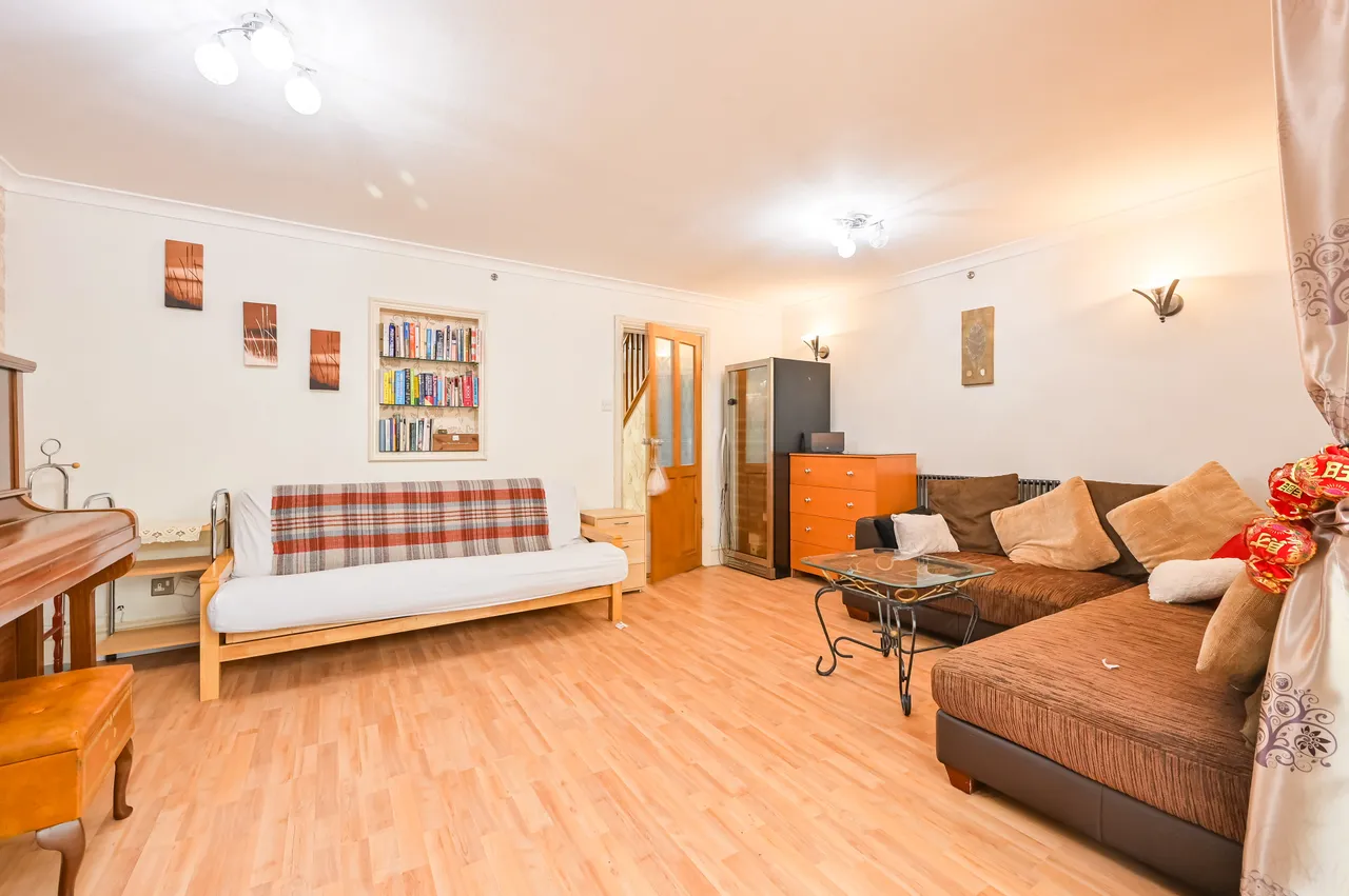 77 Sark Walk, London, photo 6