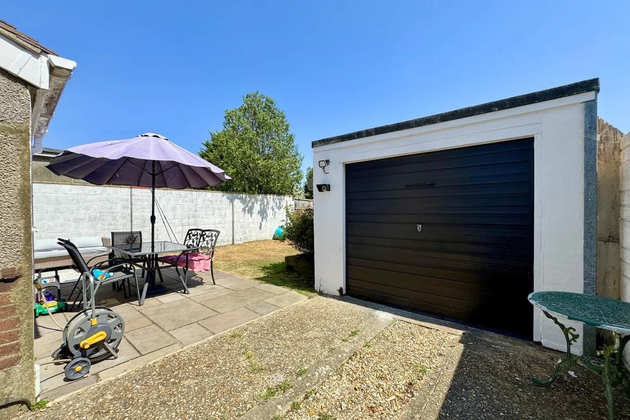 Claremont Avenue, BH9, photo 19