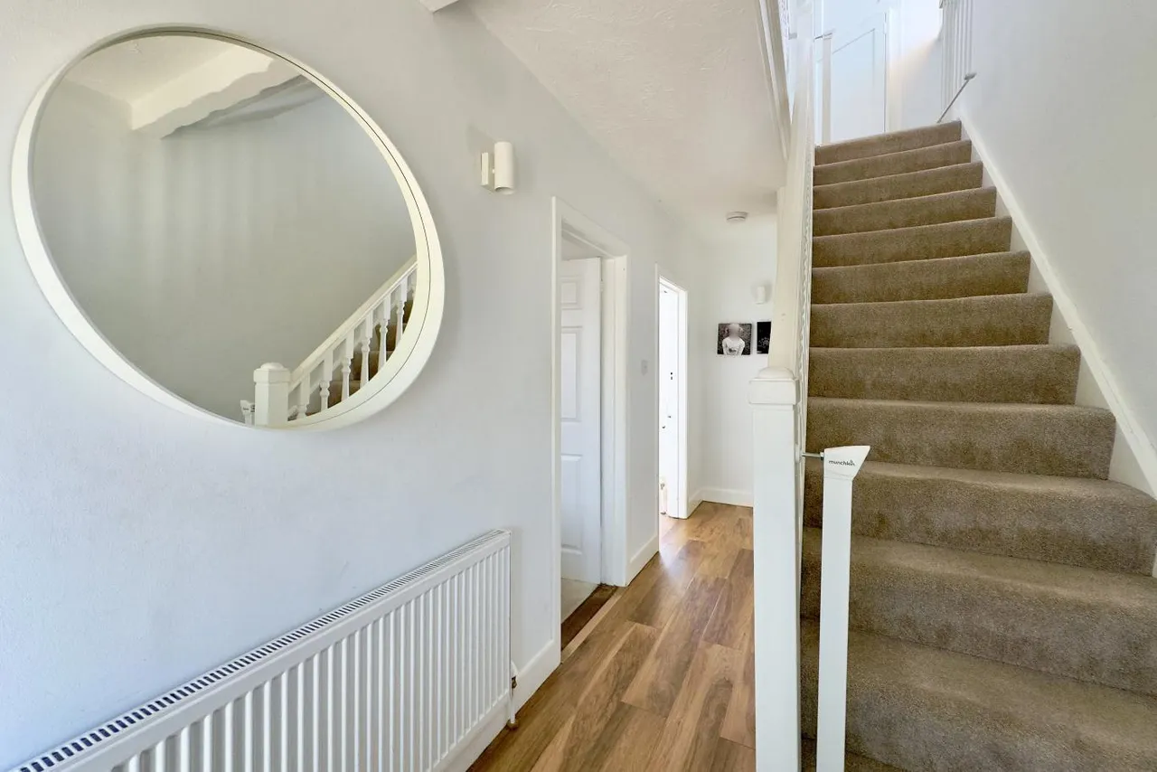 Claremont Avenue, BH9, photo 5