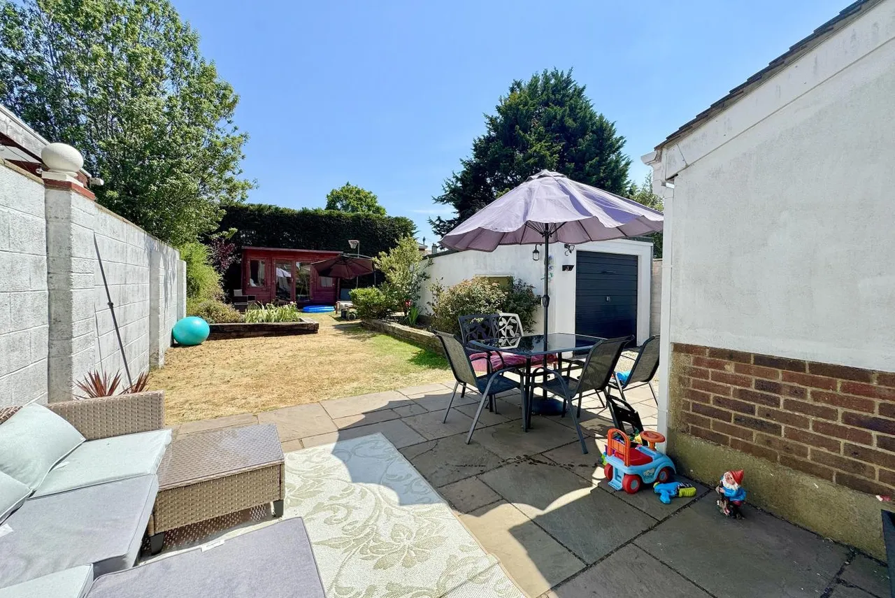 Claremont Avenue, BH9, photo 18