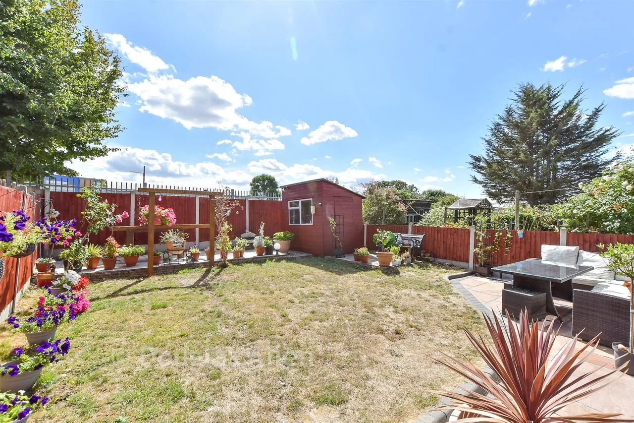 Cricklade Avenue, Romford, RM3, photo 9