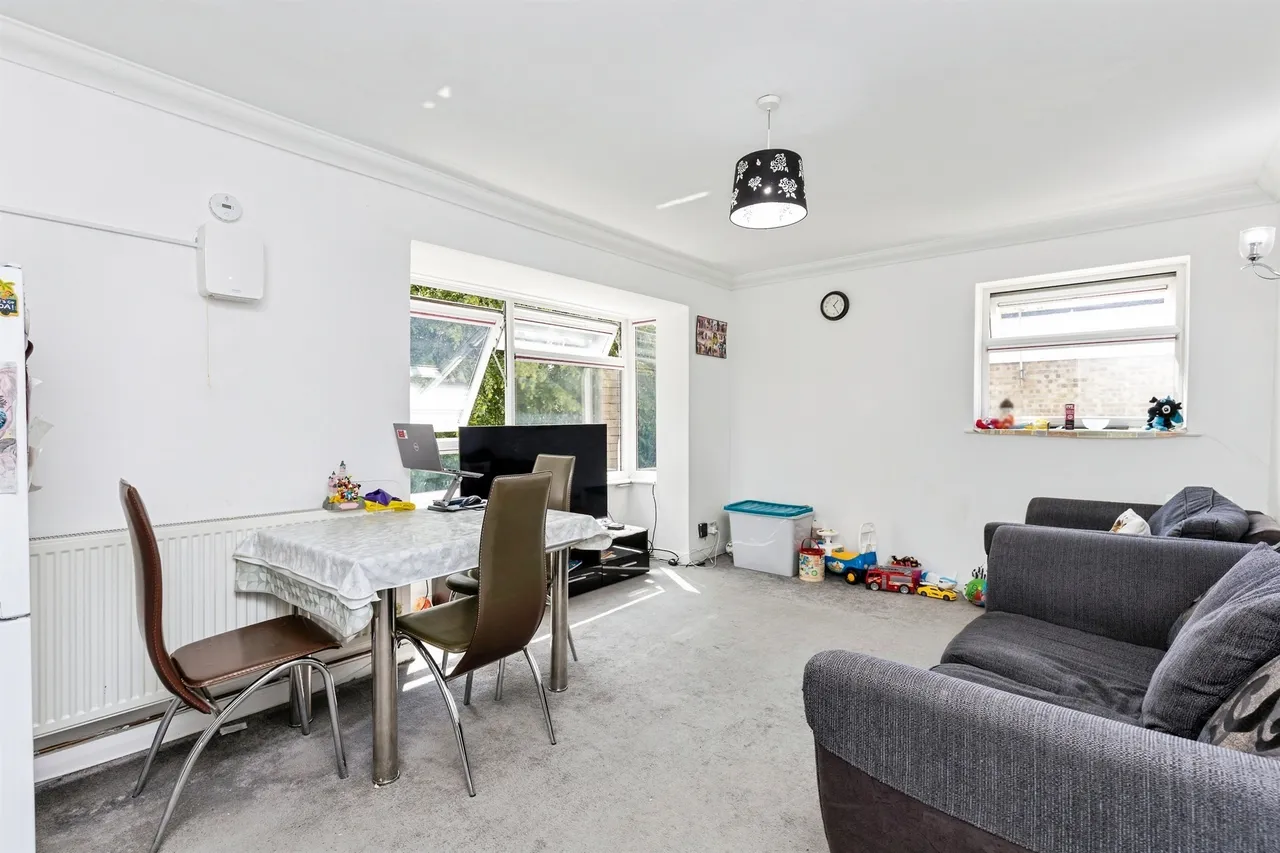 Emberwood, Crawley, photo 6