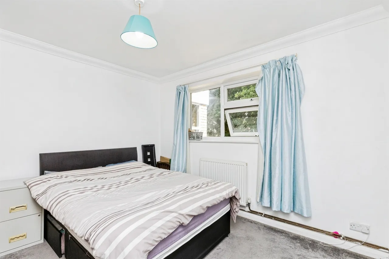 Emberwood, Crawley, photo 9