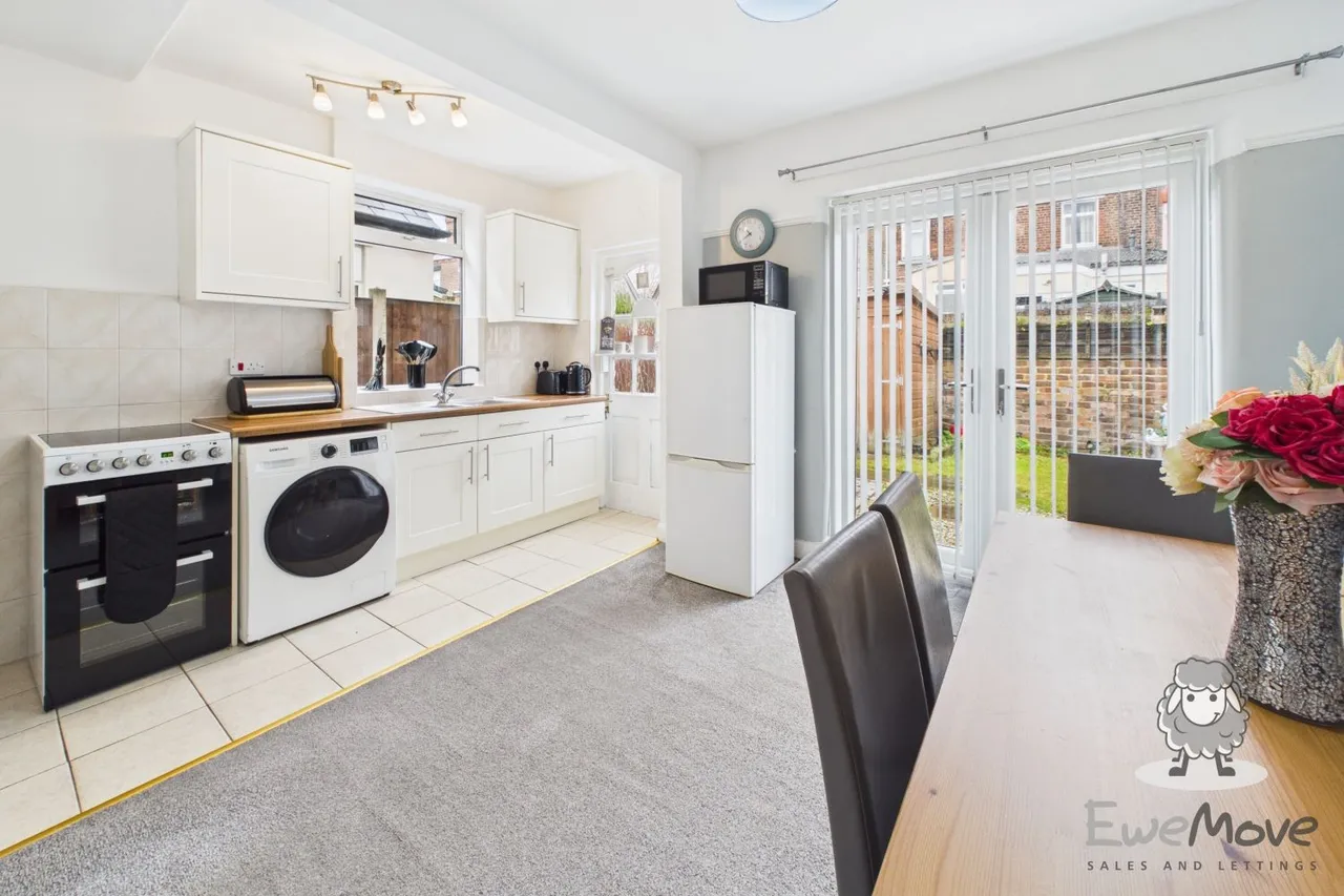 South Street, Thatto Heath, WA9, photo 5