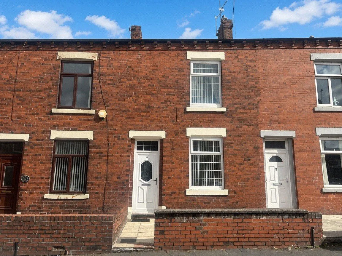 4 bed house for sale, Brewerton Road, Clarksfield, OL4