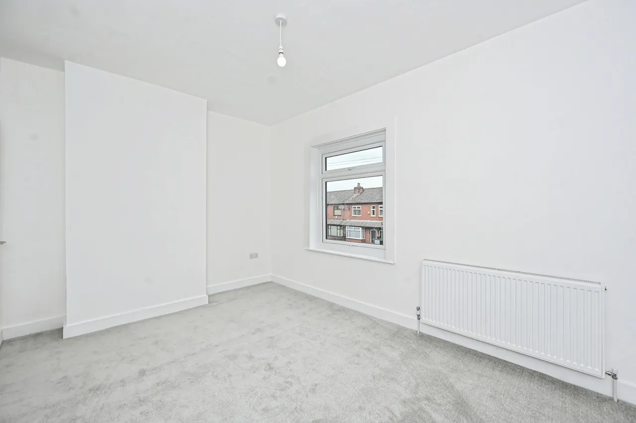Bickershaw Lane, Abram, WN2, photo 8