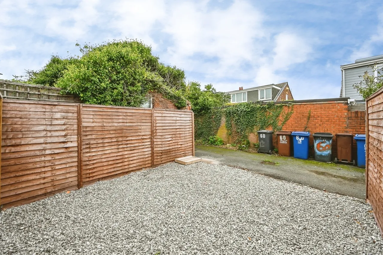 Bickershaw Lane, Abram, WN2, photo 18