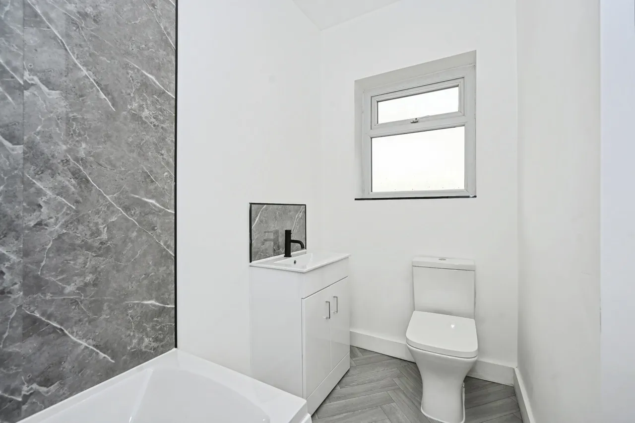 Bickershaw Lane, Abram, WN2, photo 11