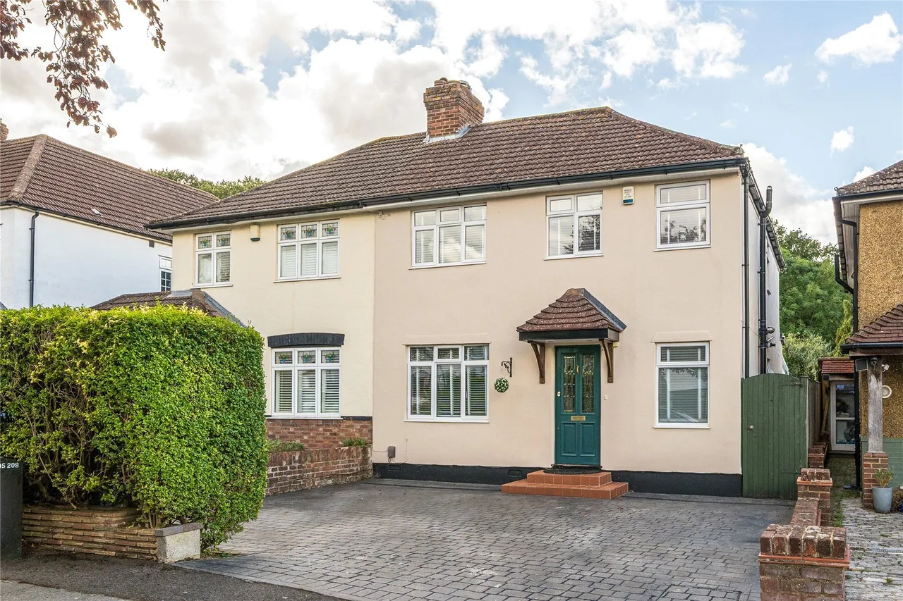 4 bed house for sale — Queensway, West Wickham, Kent, BR4
