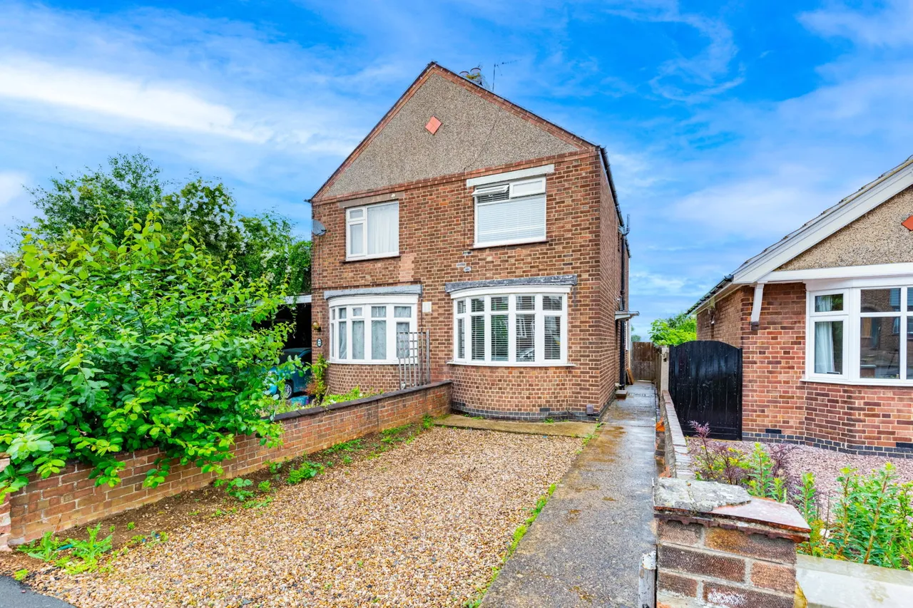 3 bed house for sale — Hillside Road, Wellingborough, NN8 4AN
