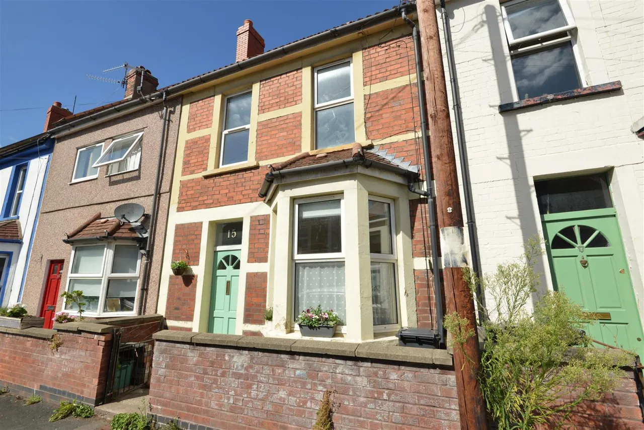 3 bed house for sale — Church Avenue, Easton, Bristol BS5 6DY