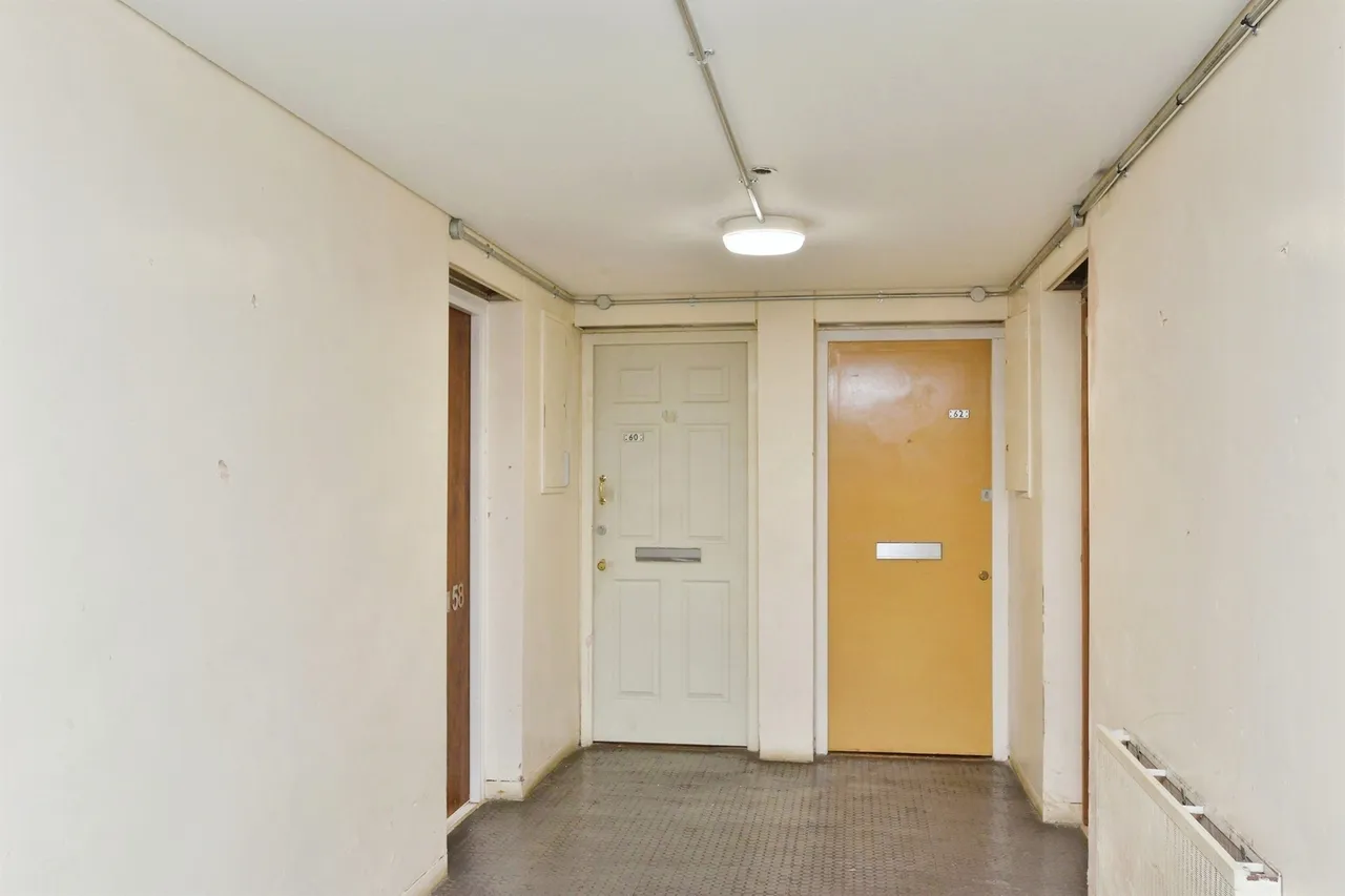 North Tenth Street, Milton Keynes, MK9, photo 2