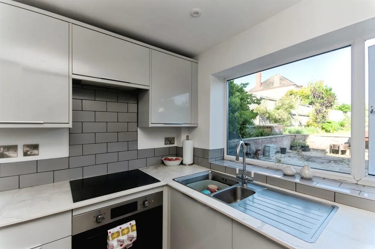 London Road, Bexhill-On-Sea, photo 6