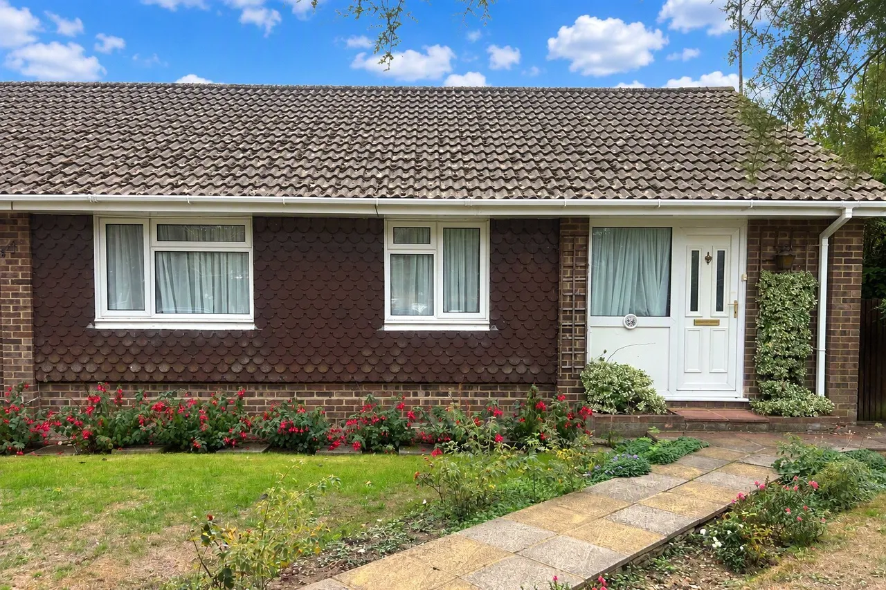 2 bed house for sale, Newland Road, Upper Beeding, BN44