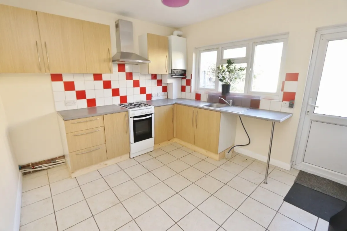 York Road, Ilford, IG1 3AD, photo 4