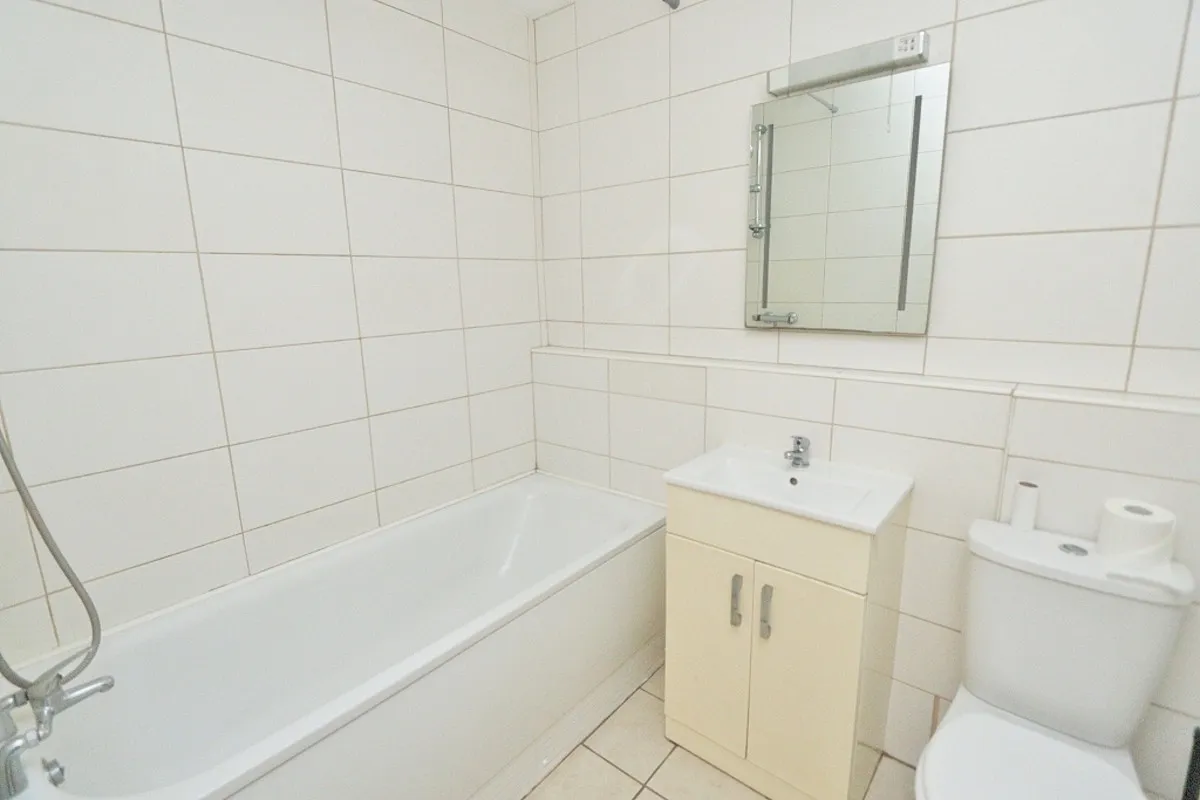 York Road, Ilford, IG1 3AD, photo 7