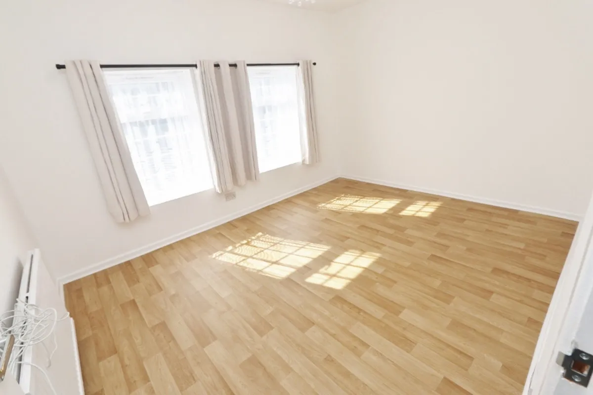 York Road, Ilford, IG1 3AD, photo 8