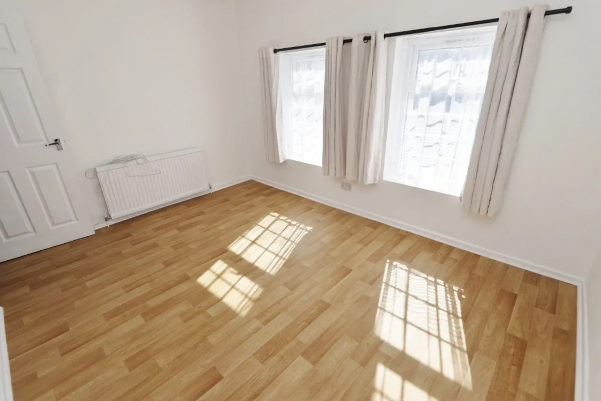 York Road, Ilford, IG1 3AD, photo 9
