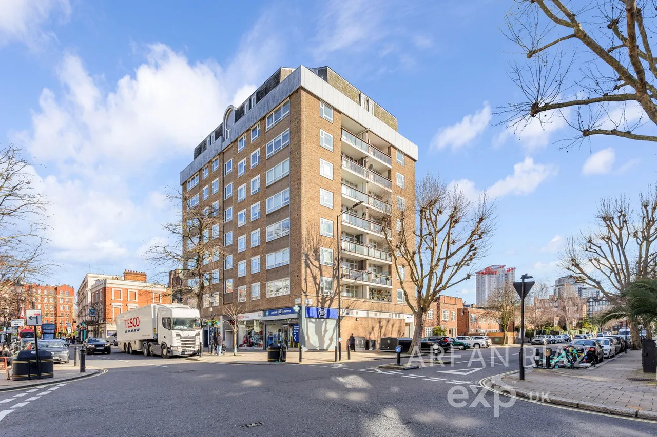 2 bed flat for sale — Melbourne Court, Randolph Avenue, Little Venice, London, W9