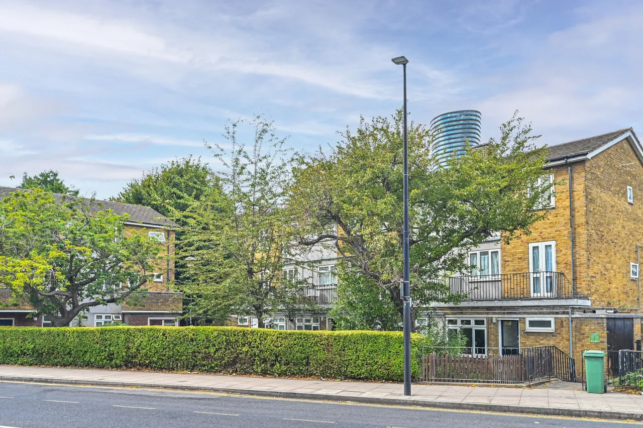 1 Watkins House, Manchester Road, London, photo 11