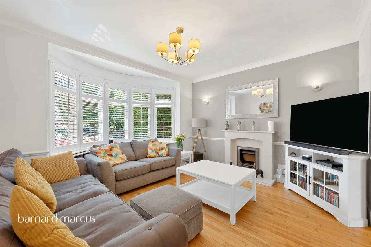 Collingwood Avenue, Surbiton, photo 2