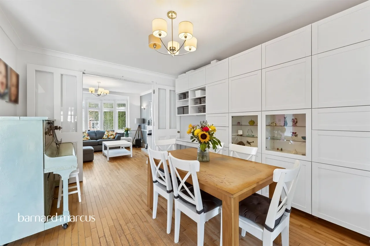 Collingwood Avenue, Surbiton, photo 3