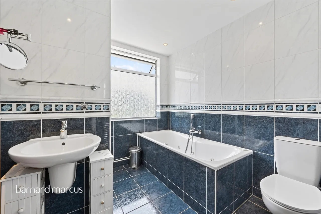 Collingwood Avenue, Surbiton, photo 9