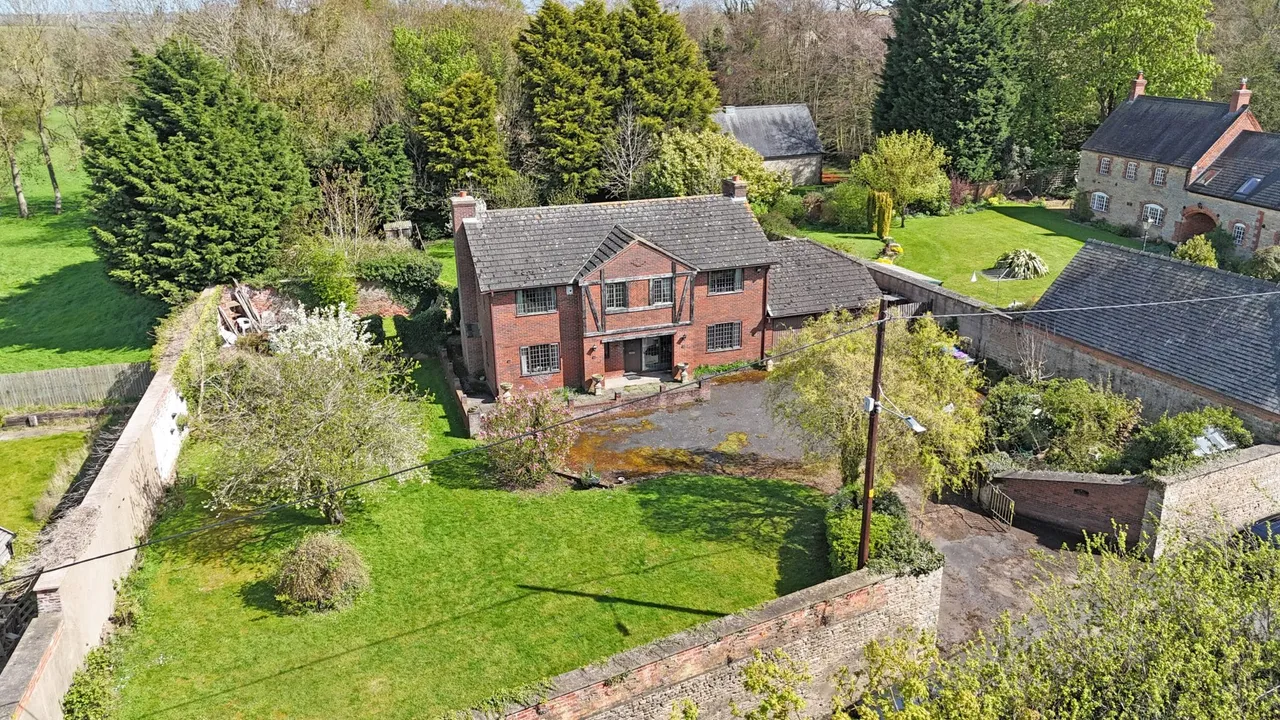 5 bed house for sale, The Old Walled Gardens, Northorpe, DN21