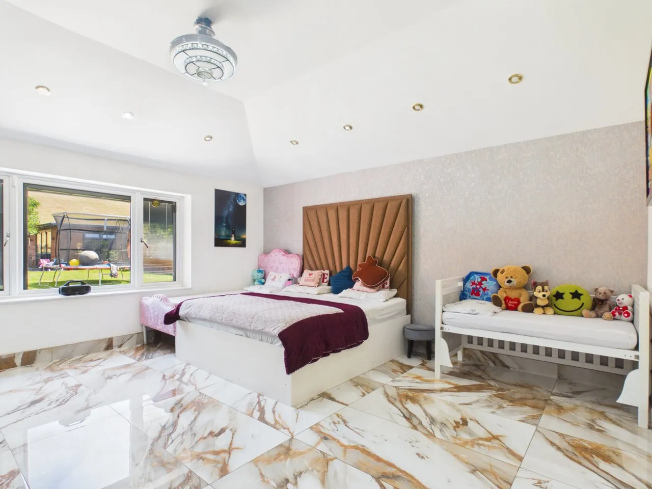 Wraysbury, Berkshire, photo 18