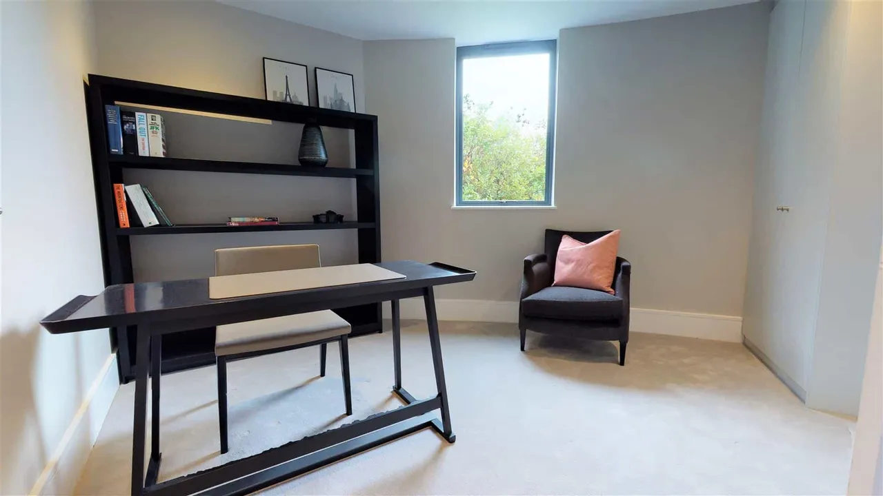 Montgomerie Lodge, High Road, Chigwell, photo 8