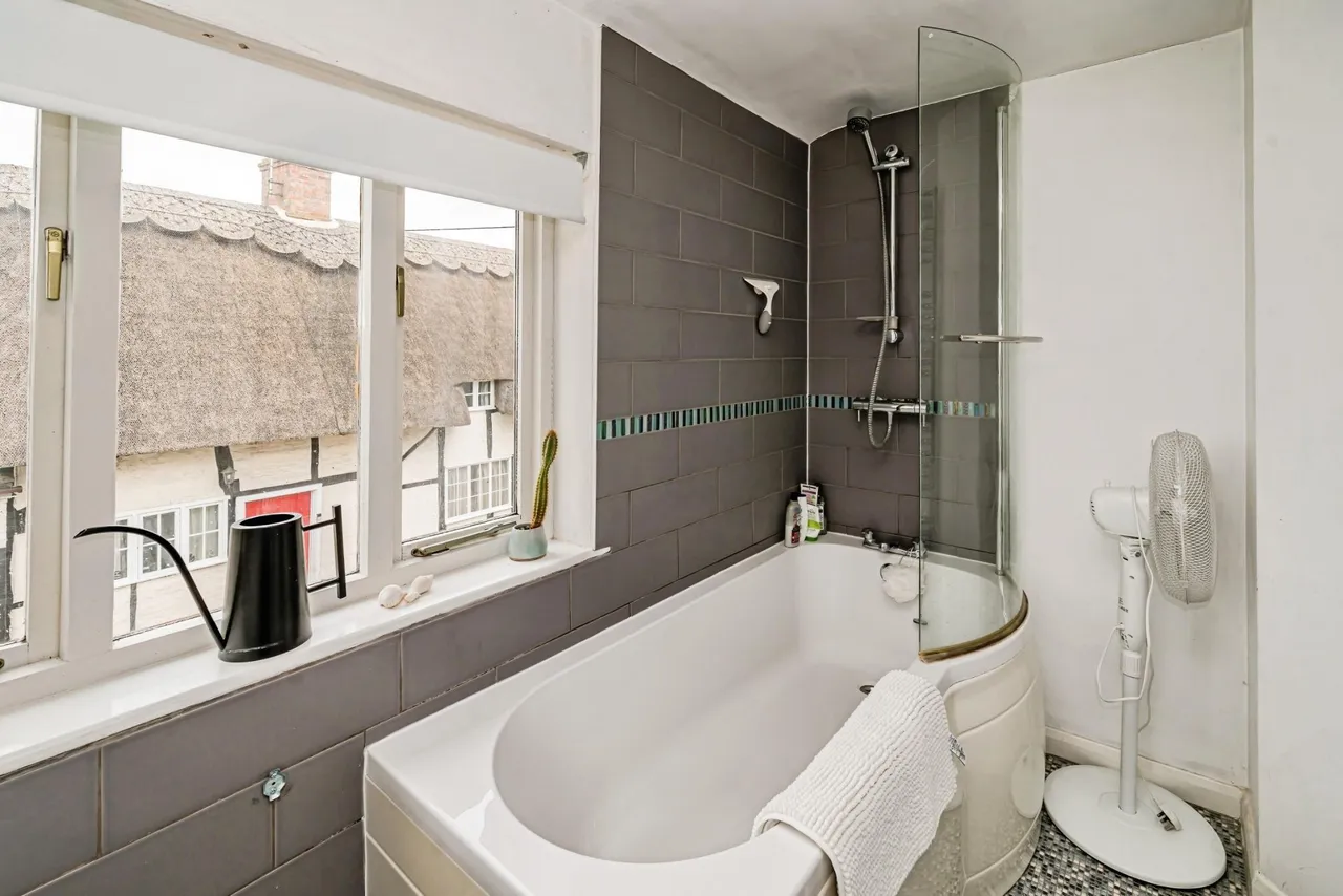 Lower Street, Aylesbury, HP22, photo 22