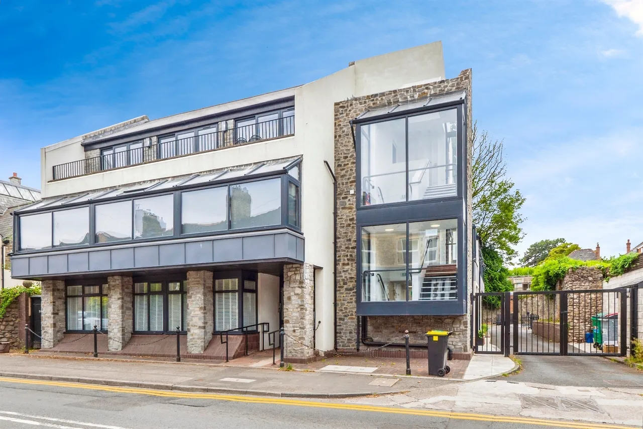 2 bed flat for sale — Cwrt Y Llan, Llandaff, Cardiff