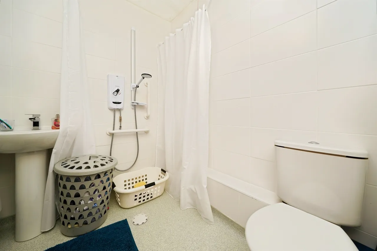 Montpellier Crescent, Wallasey, CH45, photo 13